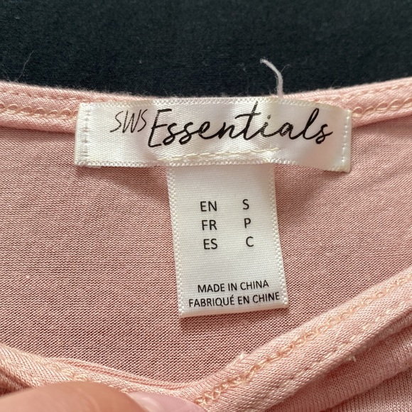 4/25$ pink crop top - Picture 2 of 2